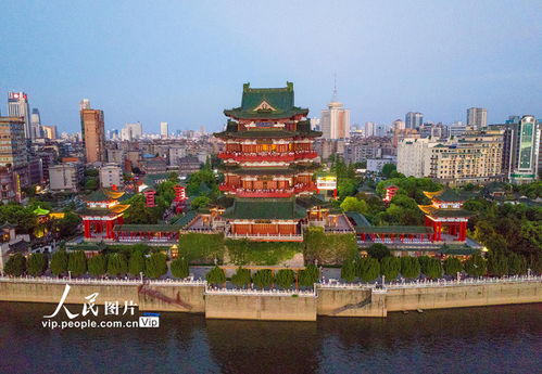 夜游滕王閣點亮南昌夜經(jīng)濟(jì)